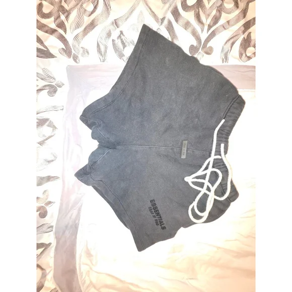 Fear of God ESSENTIALS sweater shorts - Picture 2 of 6